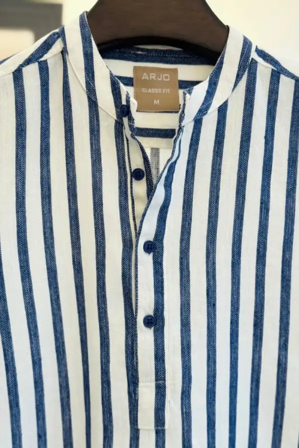 Navy Blue Vertical Stripes On An Off-White Base Katua