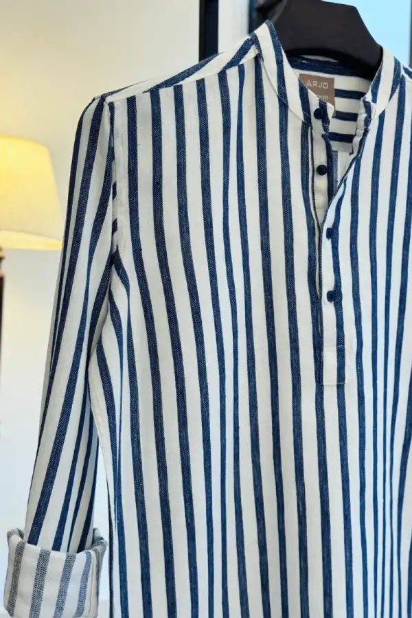 Navy Blue Vertical Stripes On An Off-White Base Katua