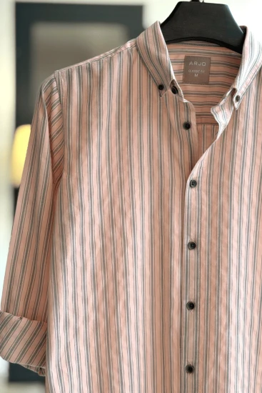 light pink blue vertical stripes