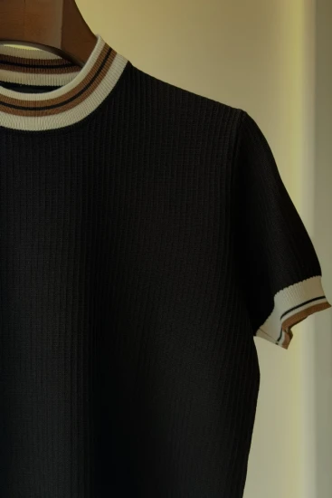 Black Short Sleeve Kint T-Shirt