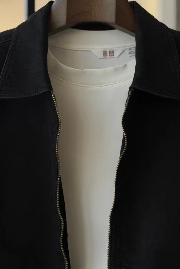 Black Jacket With Zipper