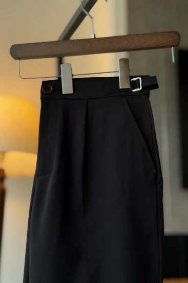 Black Pleated Straight Fit Pant